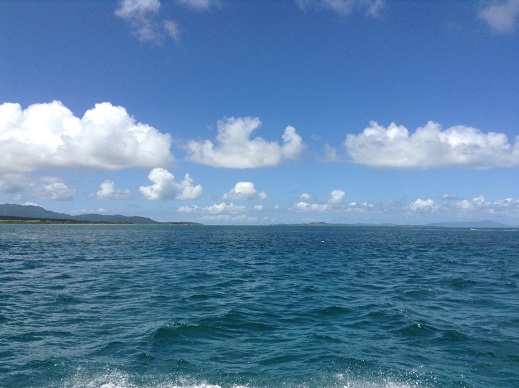 離島フェリーから見た海