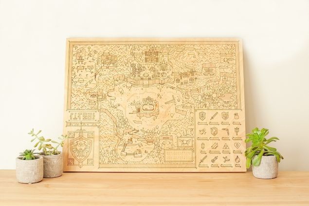 「ゼルダの伝説 時のオカリナ」ハイラル平原のマップを木版にレーザーで描いた一品が登場「ウッドランズ・ハイラル」 | ばるろぐ!