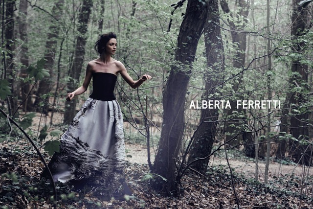 Alberta-Ferretti-Fall-2014-Campaign-Mariacarla-Boscono-Peter-Lindbergh-3h.jpg