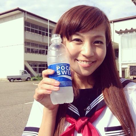 安田美沙子が「セーラー服姿」をブログで披露し反響