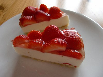 苺レアチーズケーキ