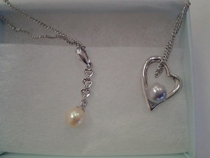真珠のネックレス (300x225)