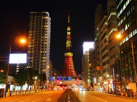 東京タワー　イエローライトアップ　トヨタマークX