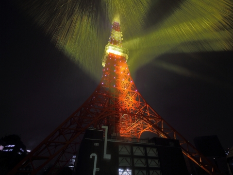 東京タワー　トヨタ　マークX　イエローライトアップ